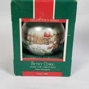 1989 Hallmark Betsey Clark “Home for Christmas” Glass Ornament – Collector’s Ser